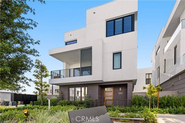 Tustin, CA 92782,16273 Stella