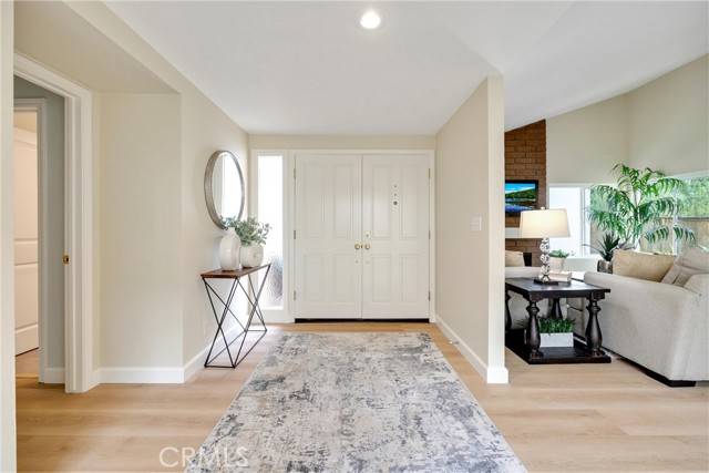 Irvine, CA 92604,29 Blackswan