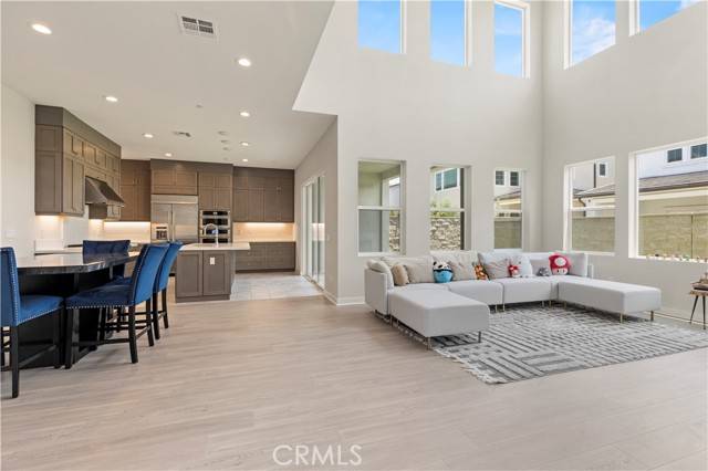 Lake Forest, CA 92630,120 Holliston