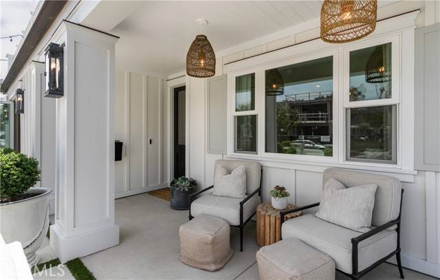 Corona Del Mar, CA 92625,521 Poinsettia Avenue
