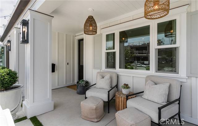 Corona Del Mar, CA 92625,521 Poinsettia Avenue