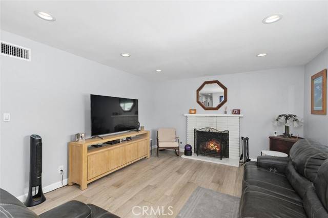 Westminster, CA 92683,5072 Cumberland Avenue