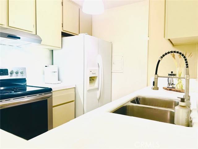 Valencia, CA 91355,23515 Lyons Avenue #232