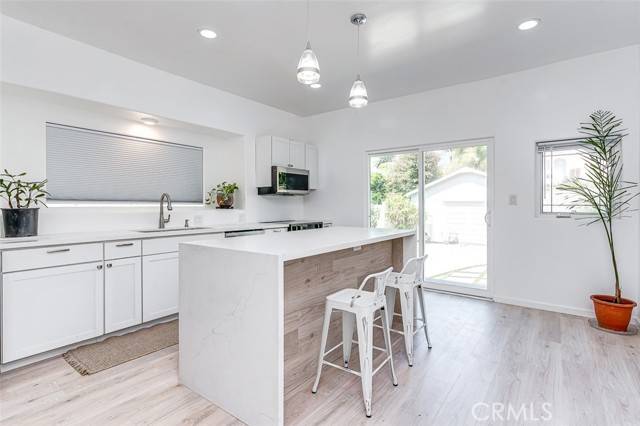 Los Angeles, CA 90005,715 S Norton Avenue