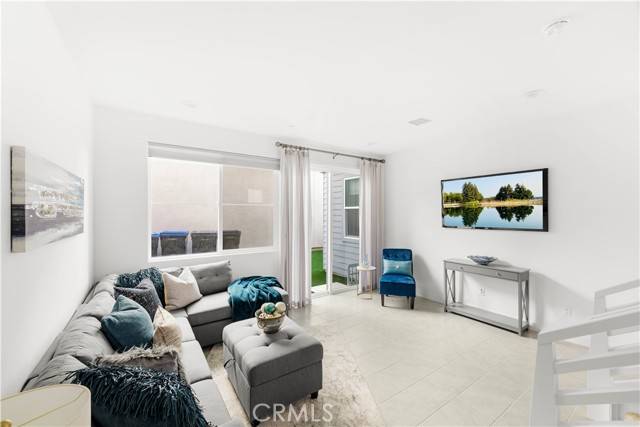 Irvine, CA 92618,351 Baluster