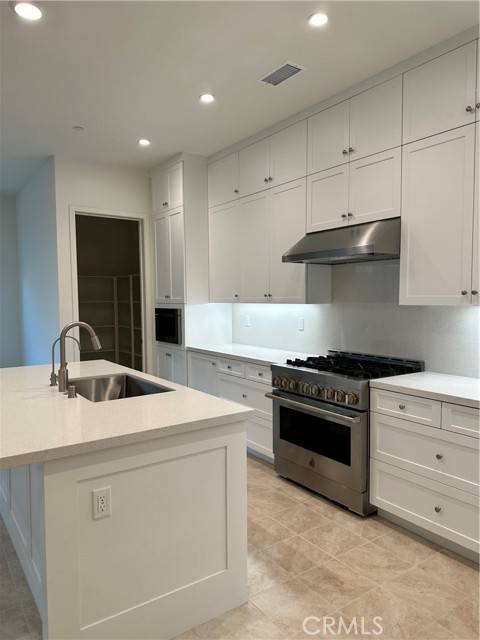 Irvine, CA 92618,238 Maricopa