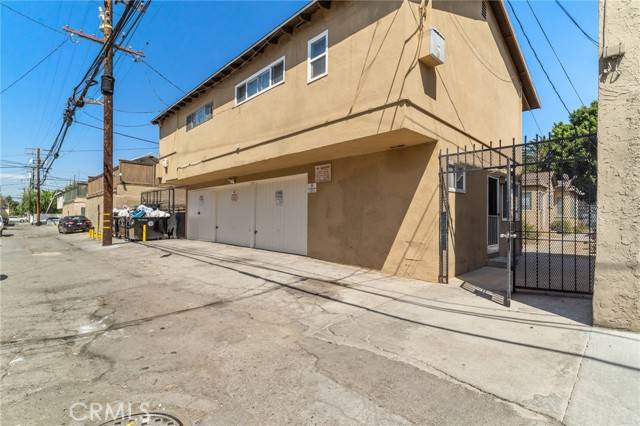 Long Beach, CA 90813,841 Cherry Avenue