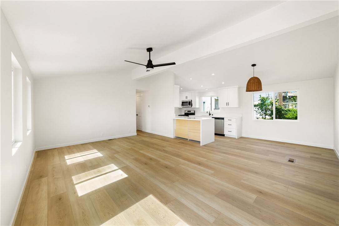 Costa Mesa, CA 92627,1660 Whittier #1