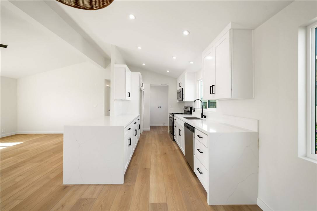 Costa Mesa, CA 92627,1660 Whittier #1