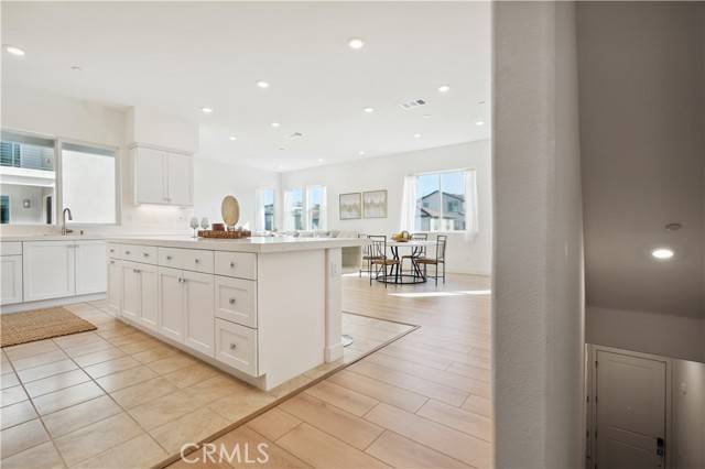 Irvine, CA 92618,175 Sash