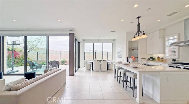 Irvine, CA 92602,236 Oceano