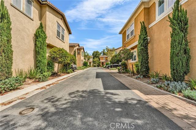 Ontario, CA 91764,3013 E Via Corvina