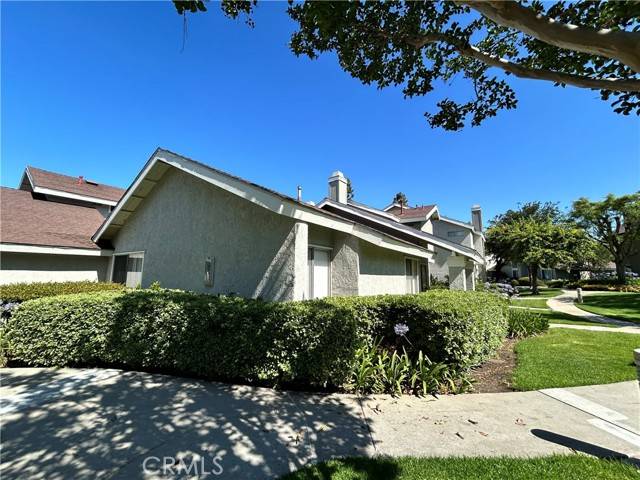 Irvine, CA 92604,15 Wintergreen #13