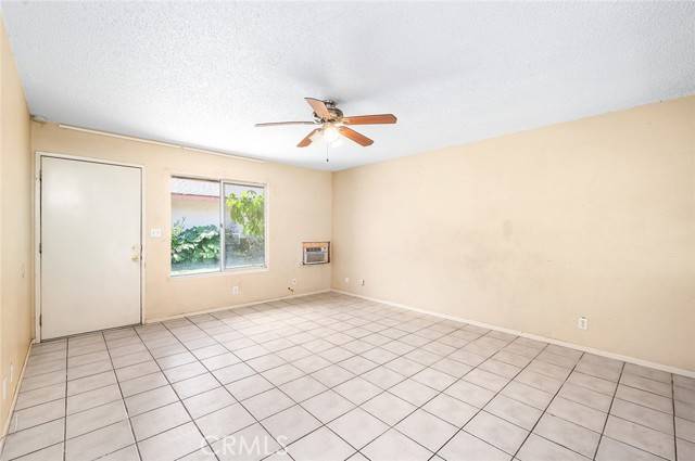 Santa Ana, CA 92704,2500 S Salta Street #18