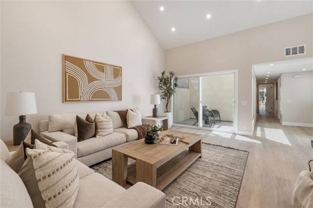 Irvine, CA 92612,14 Willow Tree Lane