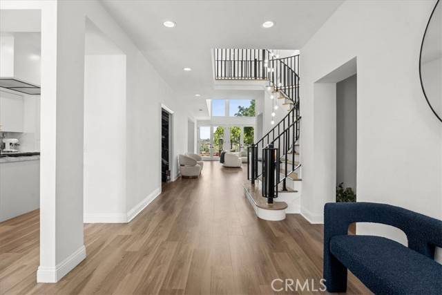 Los Angeles, CA 90049,12303 Ridge Circle