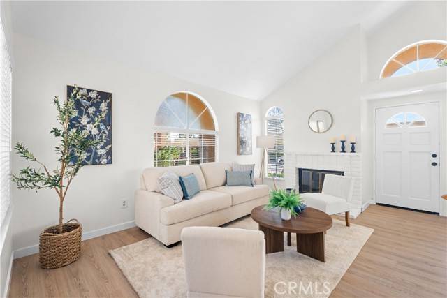 Irvine, CA 92614,172 Alicante Aisle #196