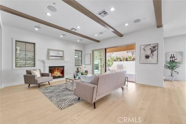 Irvine, CA 92602,63 Poncho