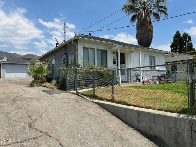 La Crescenta, CA 91214,3023 Community Avenue