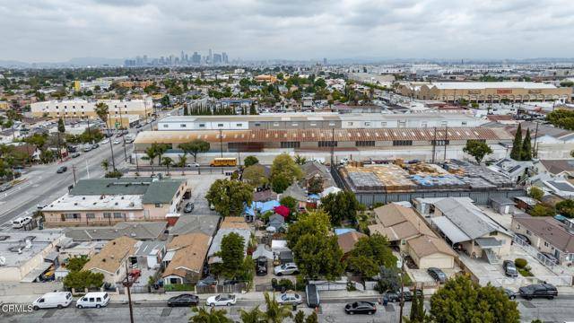 Los Angeles, CA 90001,1827 E 66th Street