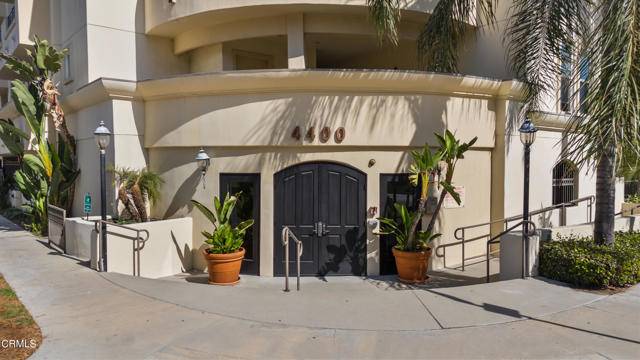 North Hollywood, CA 91602,4400 Cartwright Avenue #301