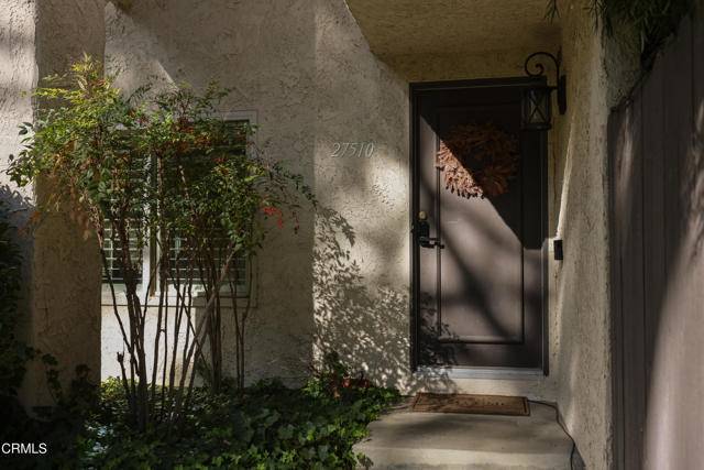 Agoura Hills, CA 91301,27510 Rondell Street