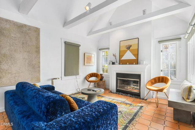 Los Angeles, CA 90068,2427 N Gower Street