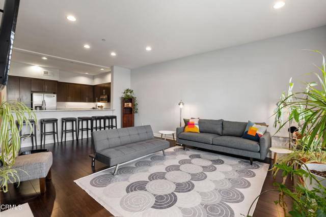 Toluca Lake, CA 91602,10878 Bloomfield Street #310
