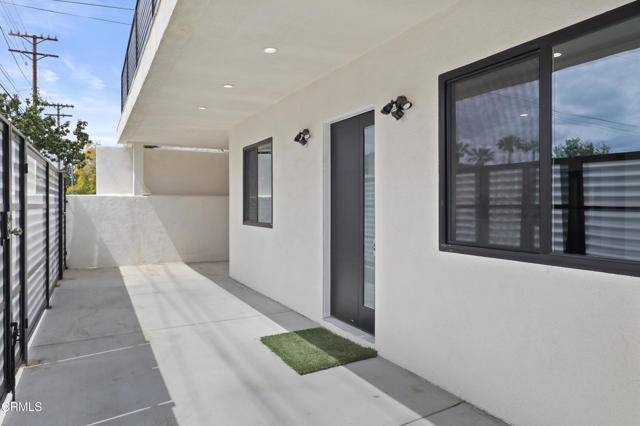 Burbank, CA 91501,112 N Kenneth Road #101