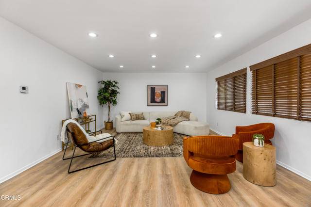 Encino, CA 91316,5354 Lindley Avenue #202