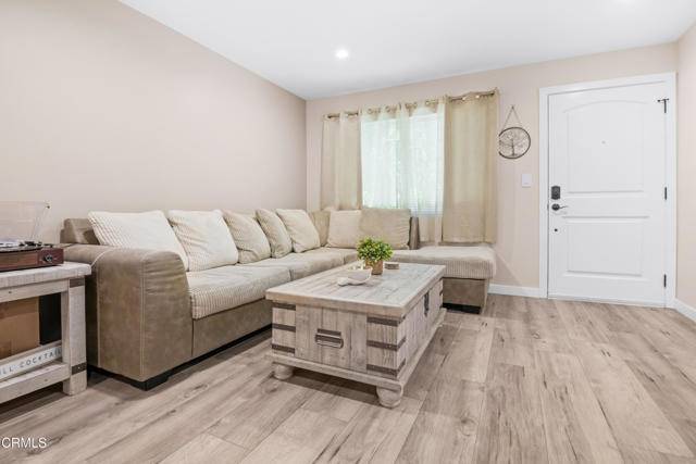 Winnetka, CA 91306,20224 Cohasset Street #12