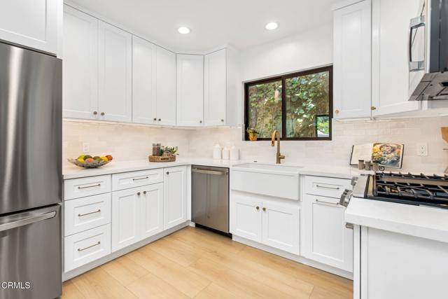 La Crescenta, CA 91214,3015 Henrietta Avenue