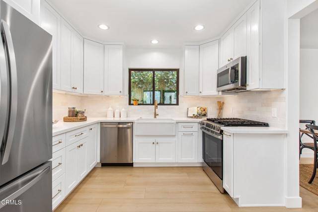 La Crescenta, CA 91214,3015 Henrietta Avenue