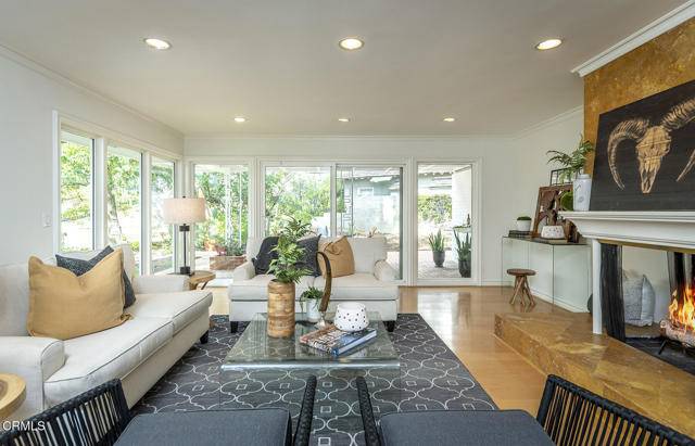 La Canada Flintridge, CA 91011,5045 Redwillow Lane
