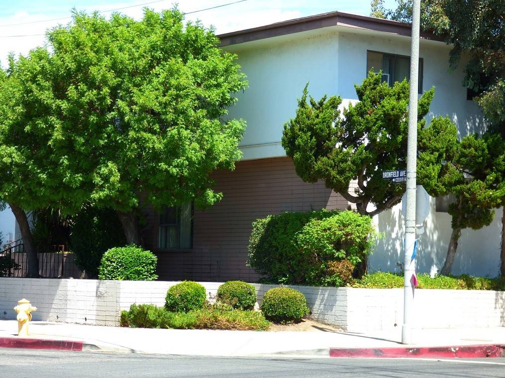 Sylmar, CA 91342,13050 Dronfield Avenue #6