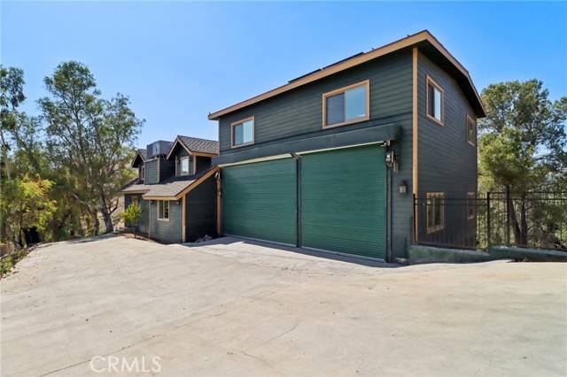 Sylmar, CA 91342,11039 Summit Trail