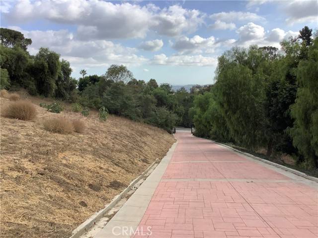 La Habra Heights, CA 90631,805 West Road