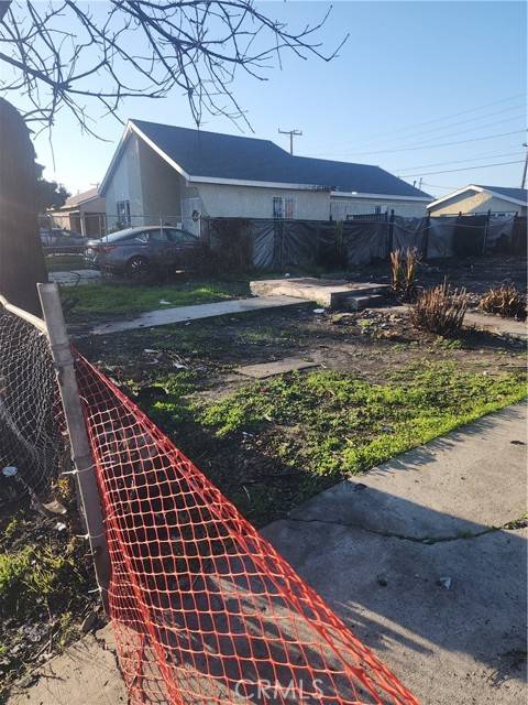 Compton, CA 90220,1433 W 151