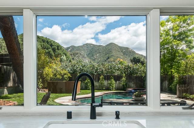 La Crescenta, CA 91214,5874 Freeman Avenue