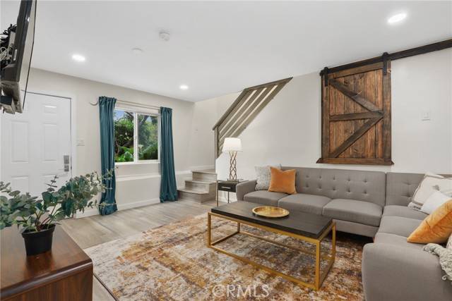 Los Angeles, CA 90032,4338 Beagle Street