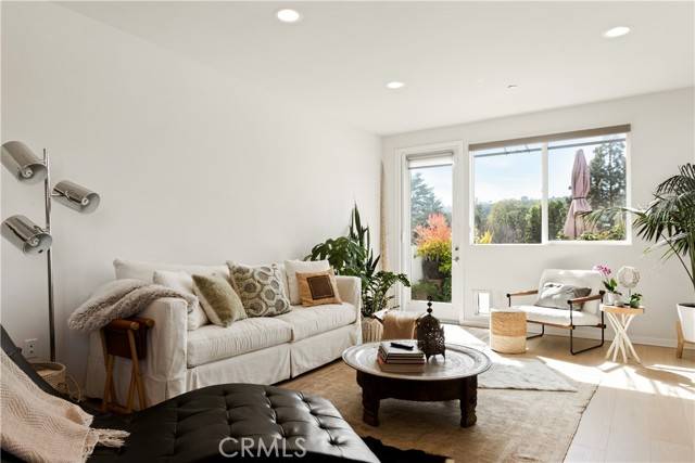 Studio City, CA 91604,11912 Laurelwood Drive #302