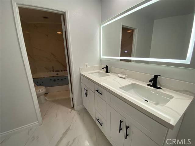 West Hollywood, CA 90069,8400 De Longpre Avenue #311