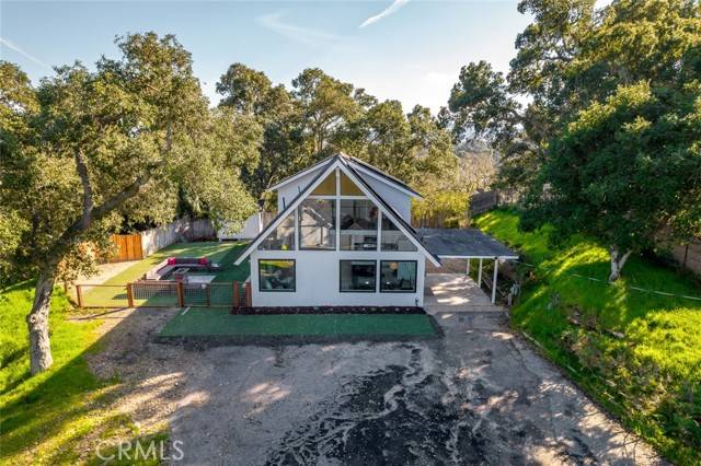 Atascadero, CA 93422,5940 Violeta Avenue