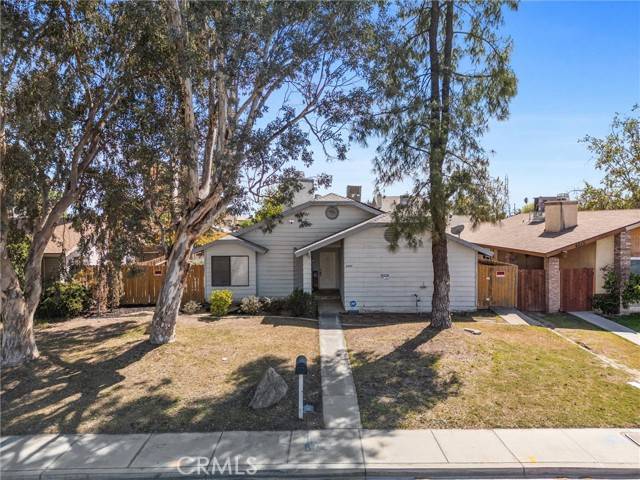 Bakersfield, CA 93309,4009 White Lane