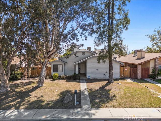 Bakersfield, CA 93309,4009 White Lane