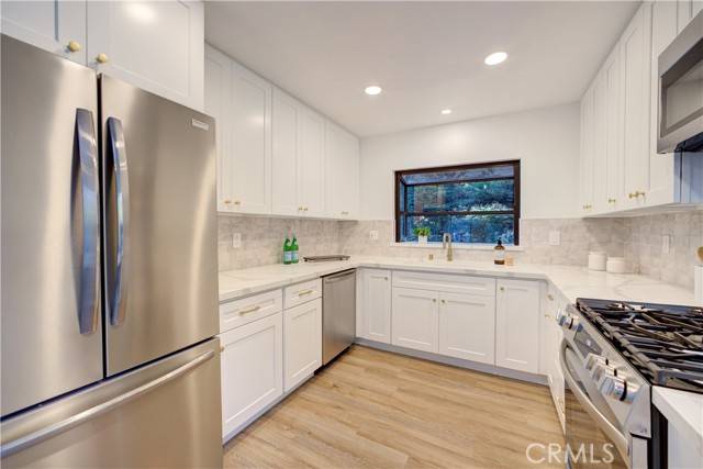 Cambria, CA 93428,953 Sheffield Street