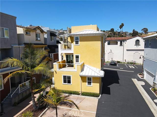 Pismo Beach, CA 93449,393 Wadsworth Avenue