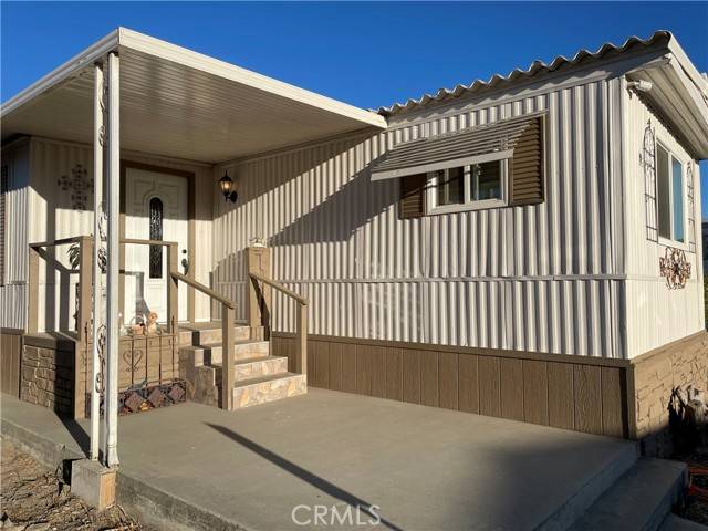 San Jacinto, CA 92583,1499 Old Mountain #23