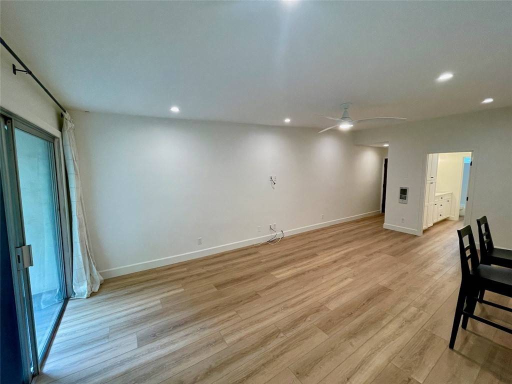 San Diego, CA 92103,3972 Jackdaw Street #303