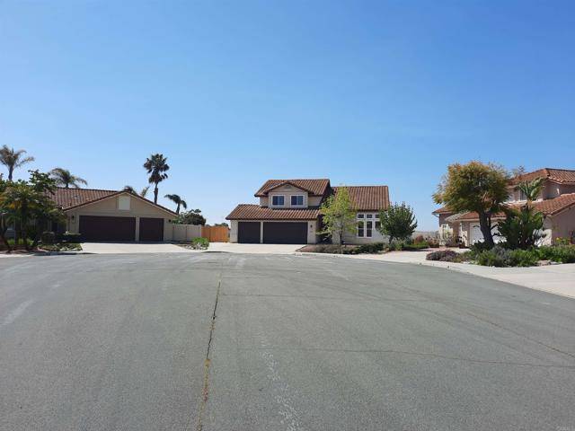 Bonita, CA 91902,1700 SUNNY CREST Lane